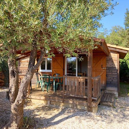 Les Chalets Du Relais D'Aguilar Tuchan 外观 照片
